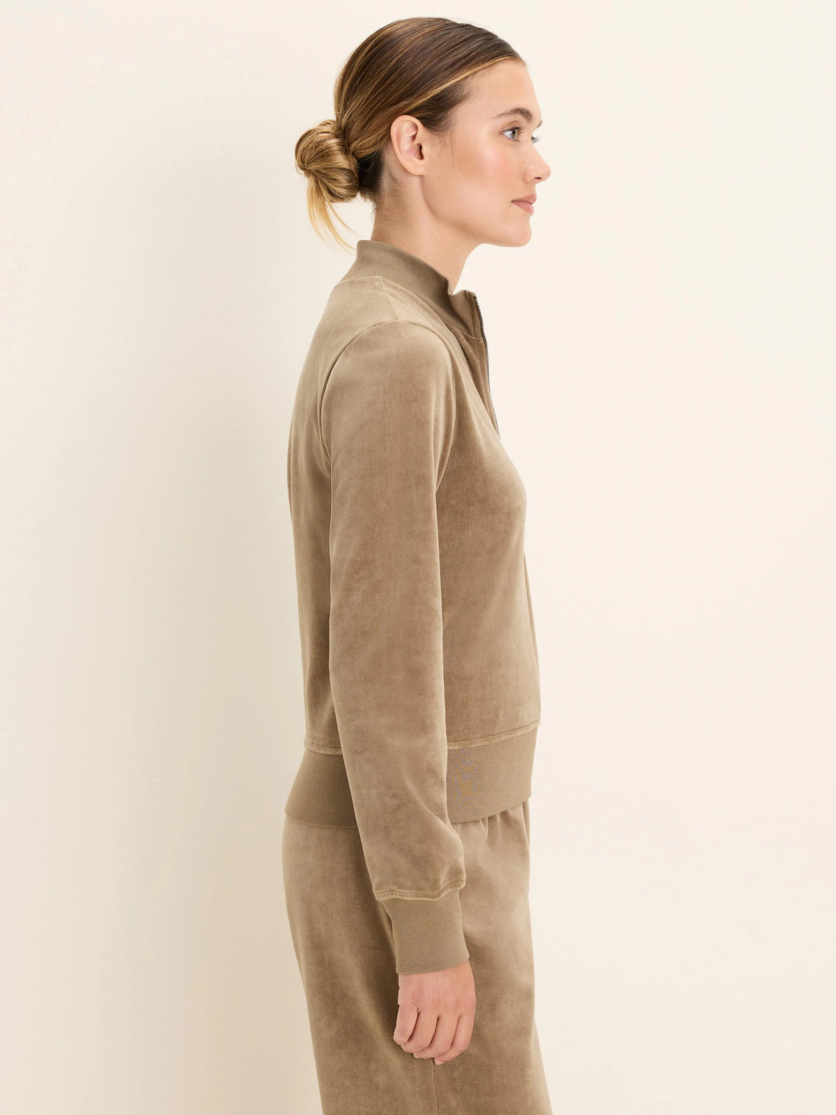 Velour Half Zip Pullover in Mal