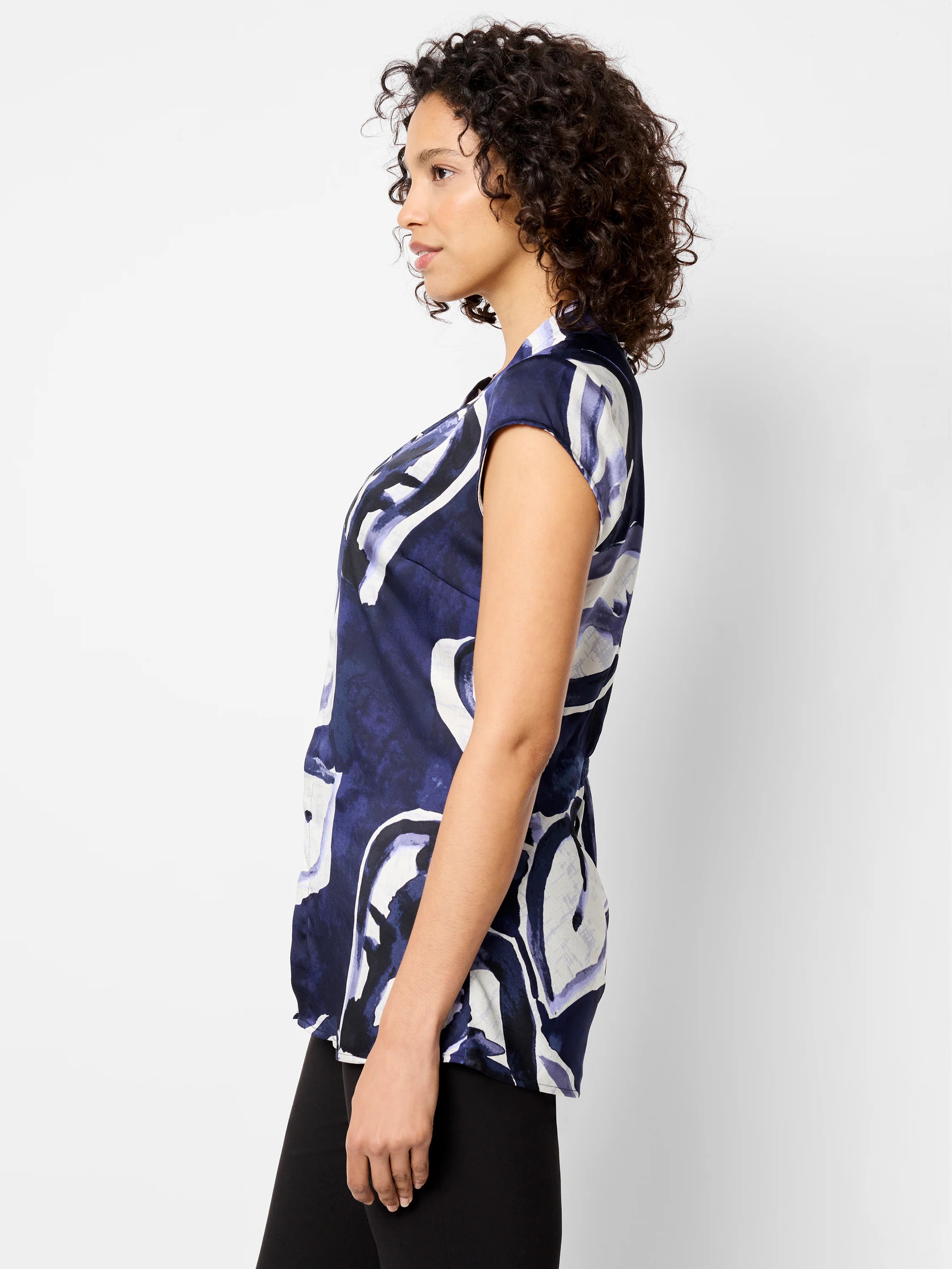 Short-sleeved top, navy blue base with off-white and purple watercolor vine print.