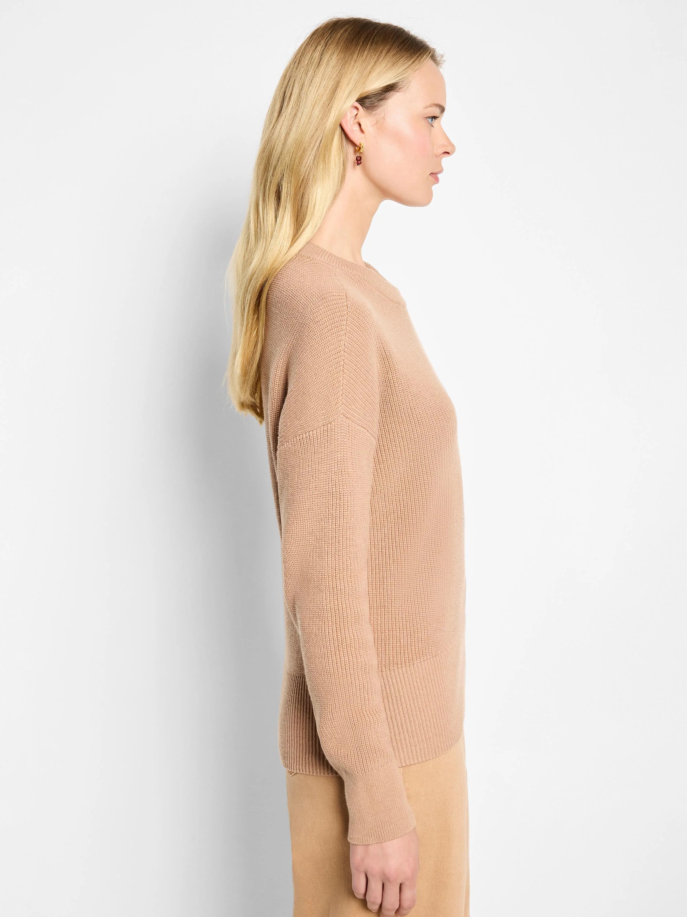 Shaker Stitch Crew Neck Sweater in Bru