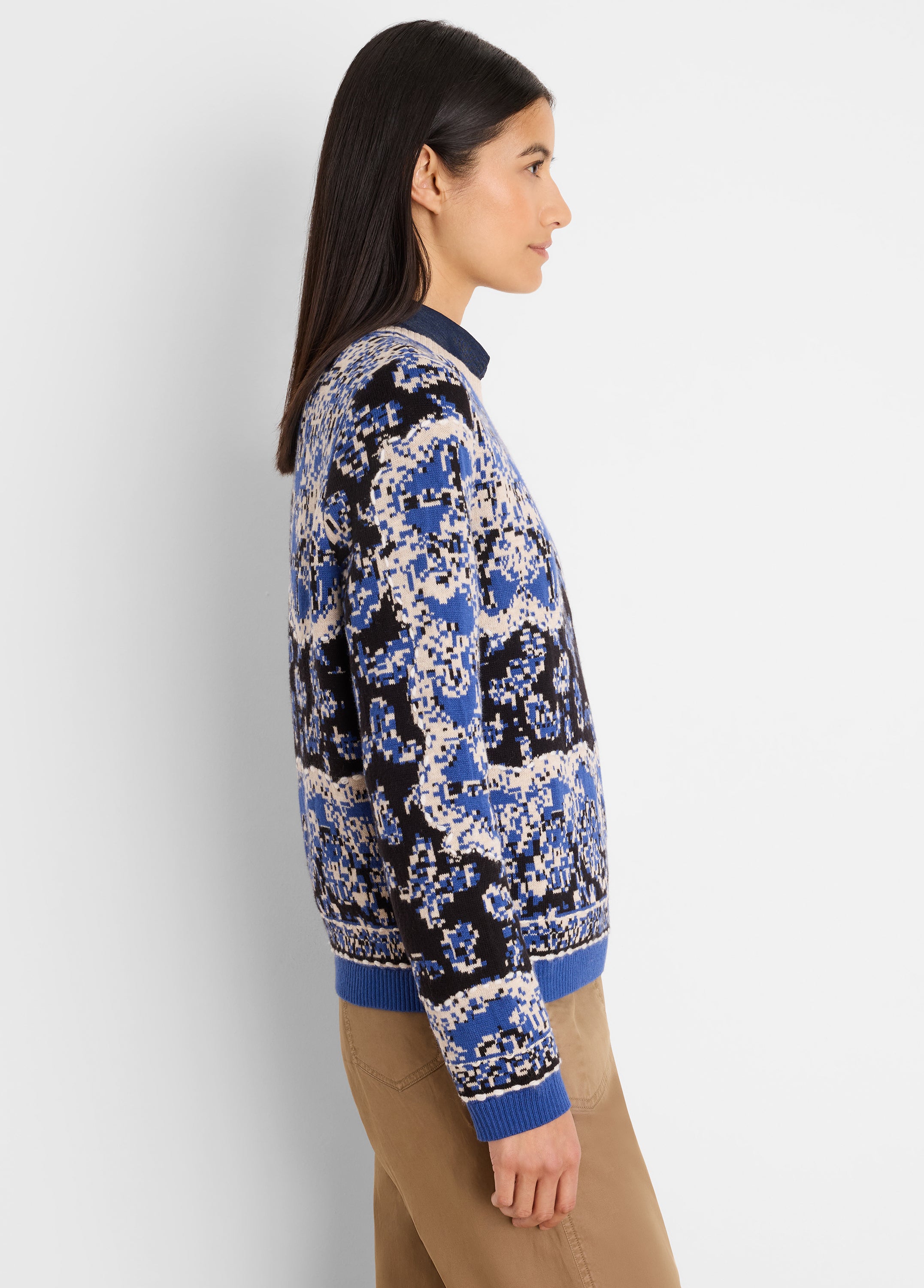 Product photo showing item details and features