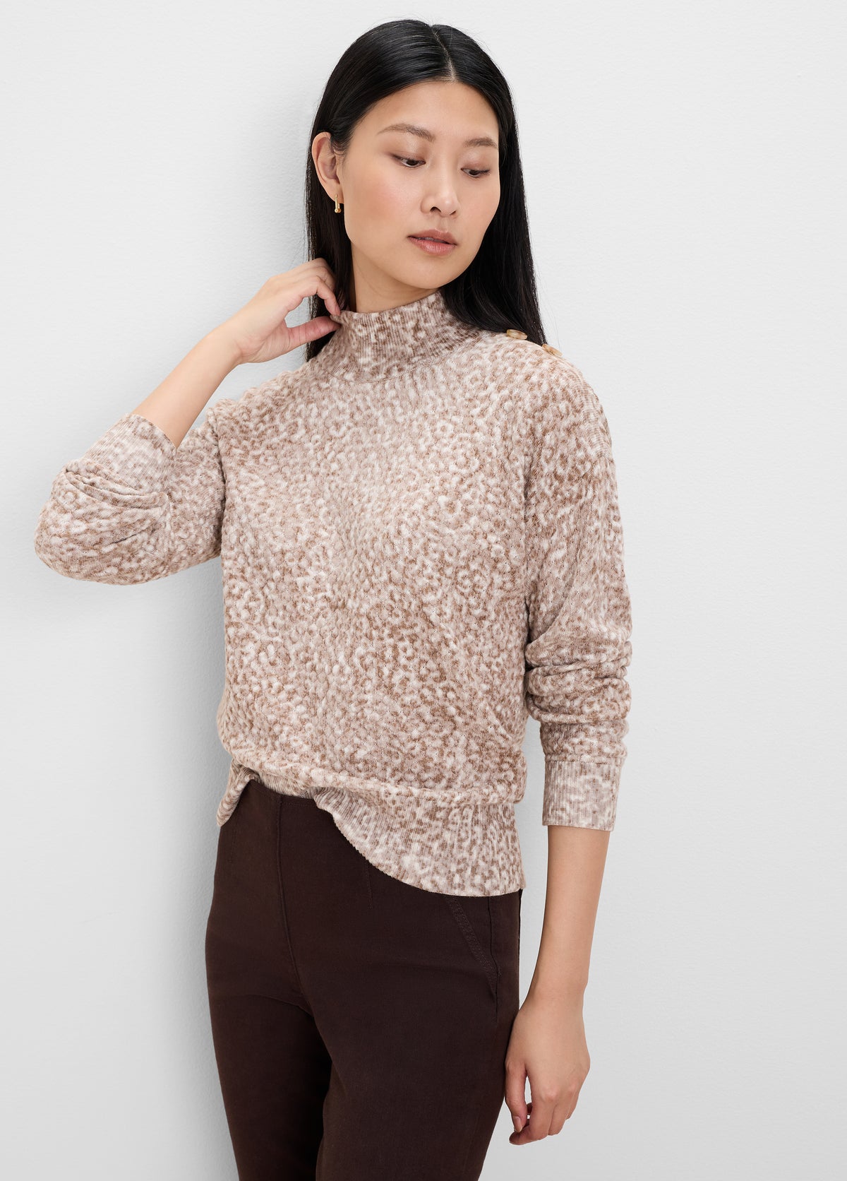 Product photo showing item details and features