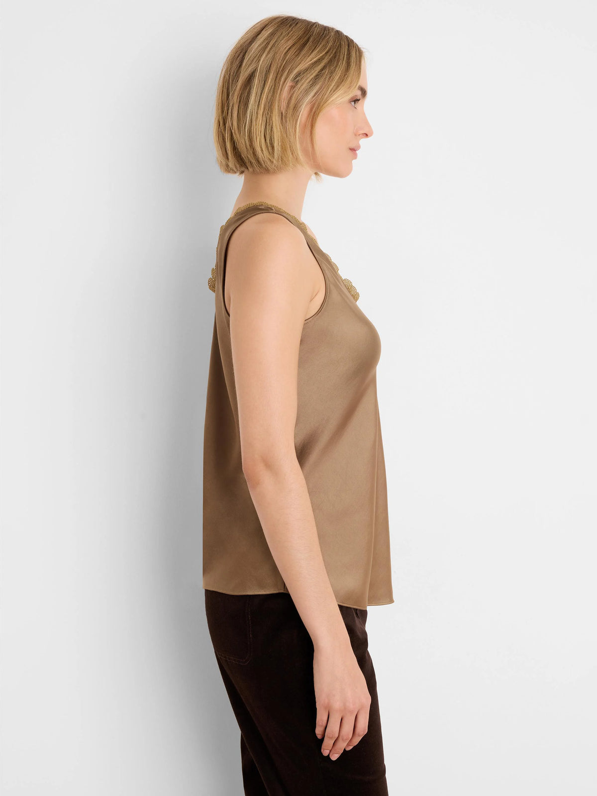 Day Gloss Lace Trim Tank in Hzn