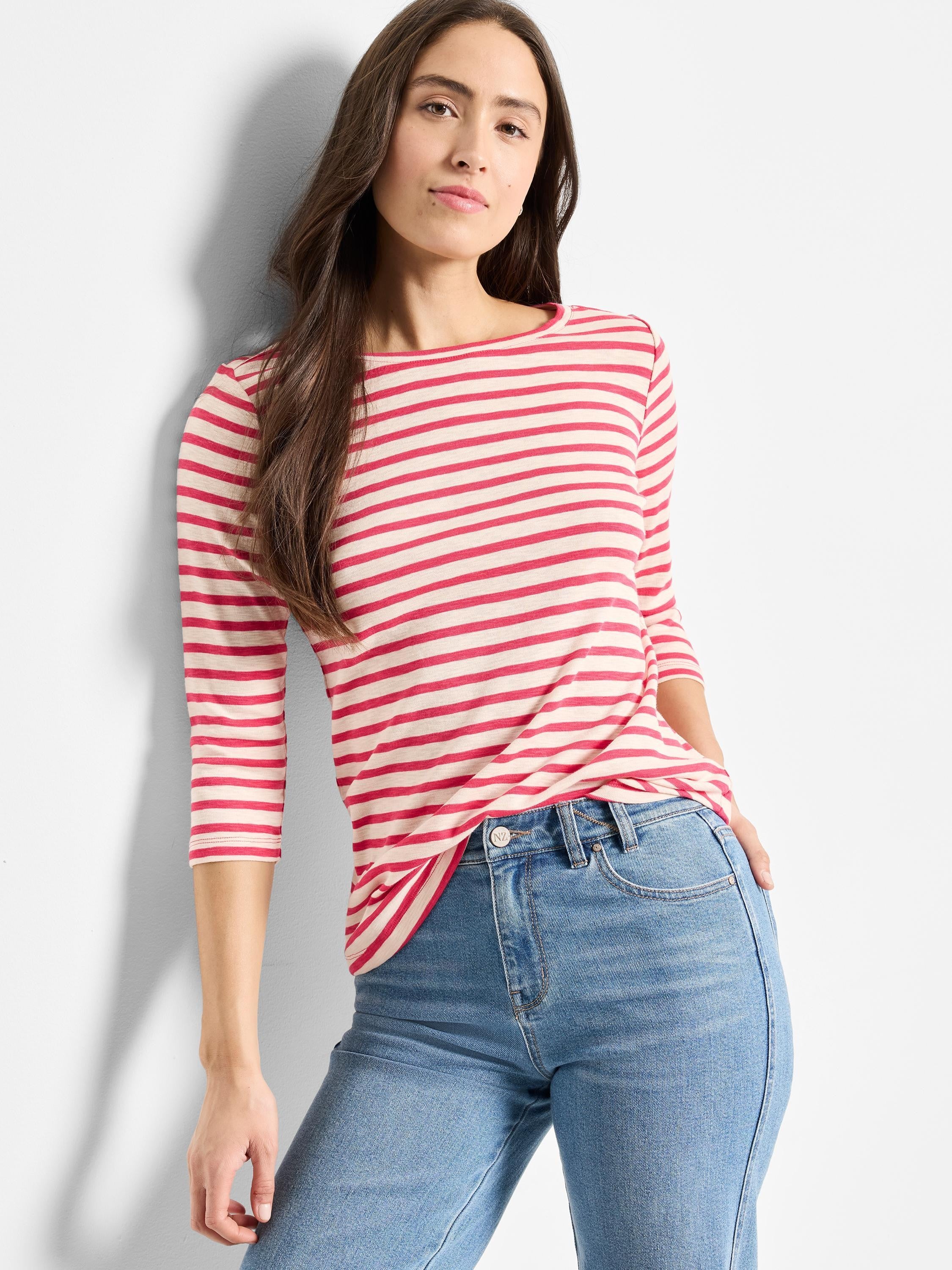 Red and cream horizontal striped 3/4 sleeve boat neck tee.