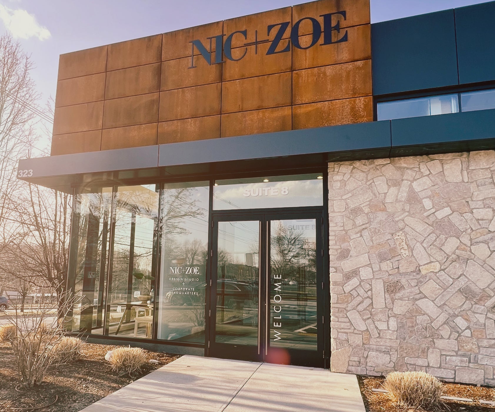 Product photo showing item details and features