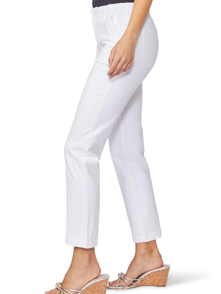 White straight-leg ankle jeans with side pockets. Features a clean, straight fit ending at the ankle.