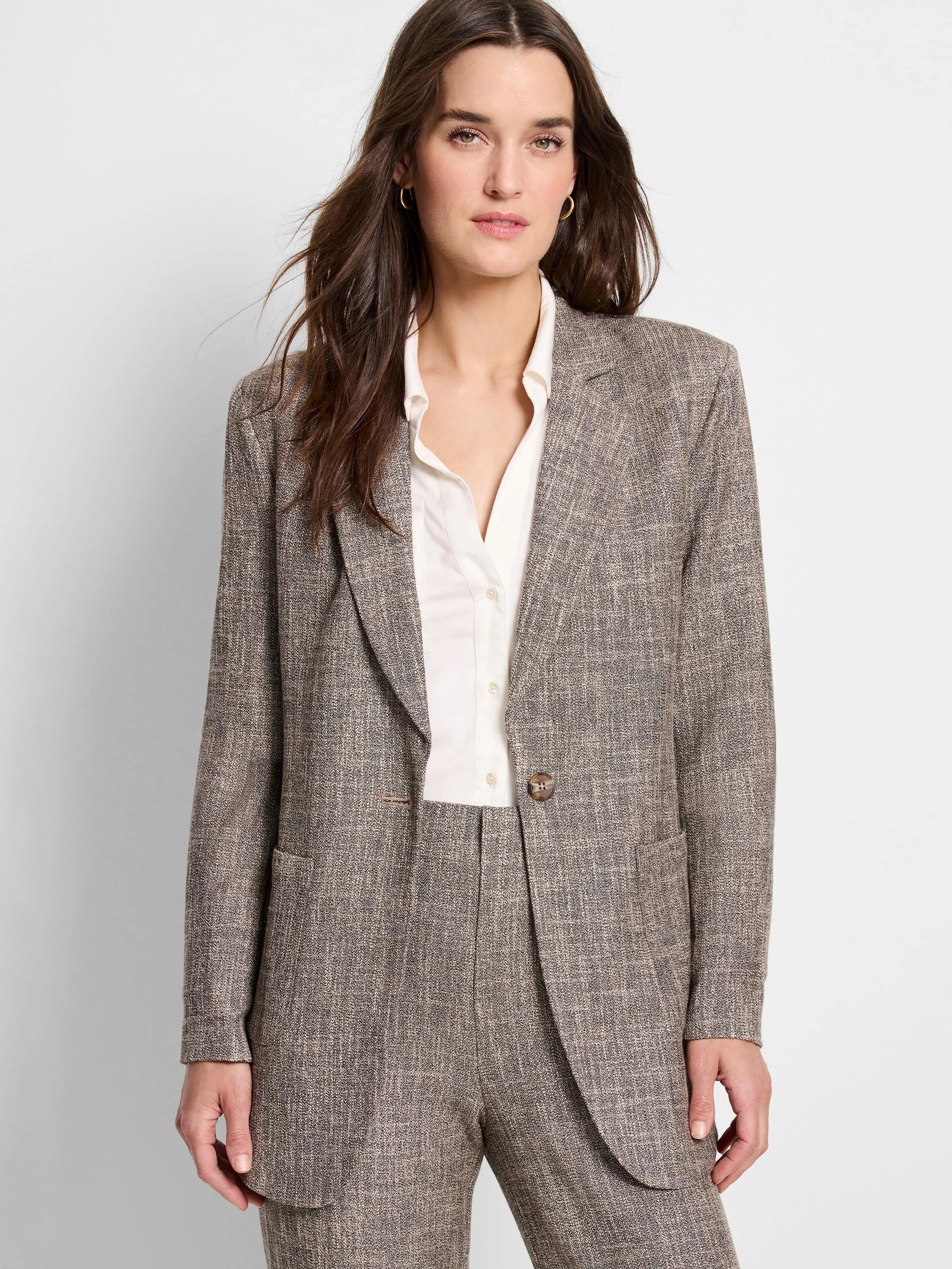 Beige and brown tweed blazer, single button, notched collar, patch pockets.