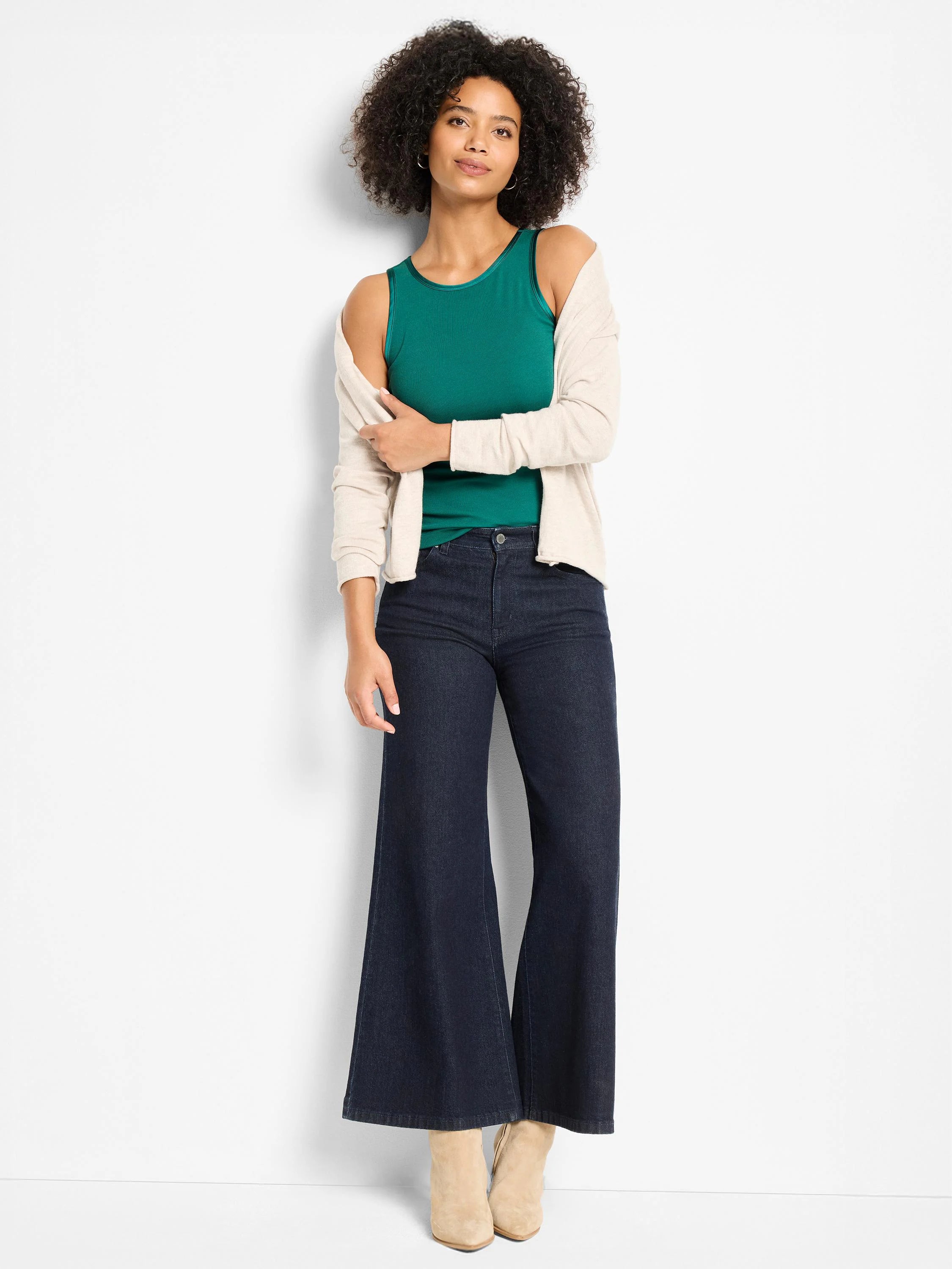 Emerald green ribbed tank top with round neck and smooth trim.