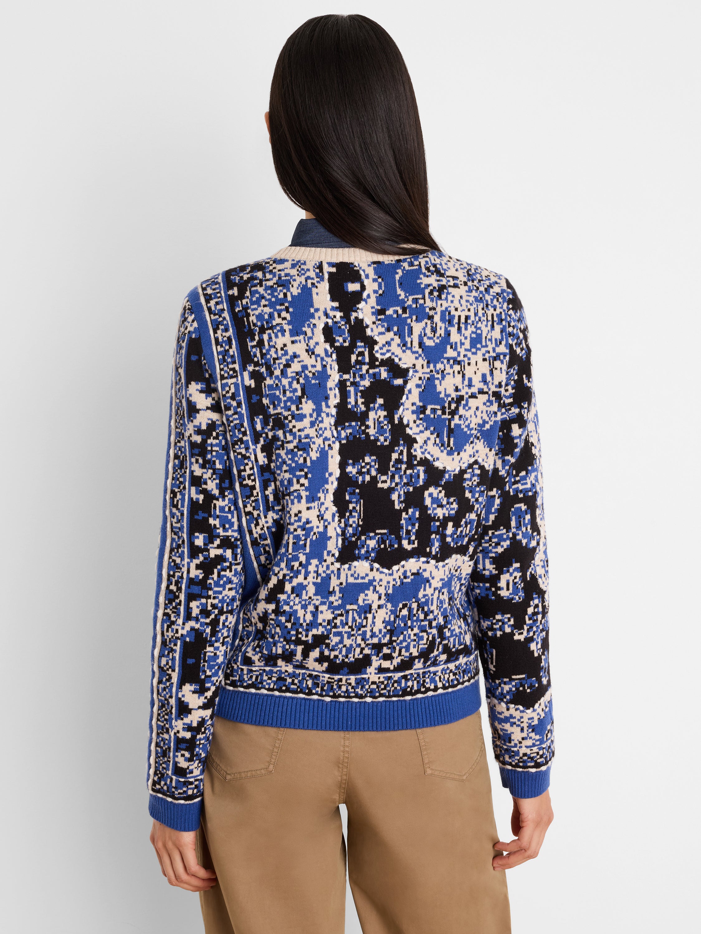 Product photo showing item details and features