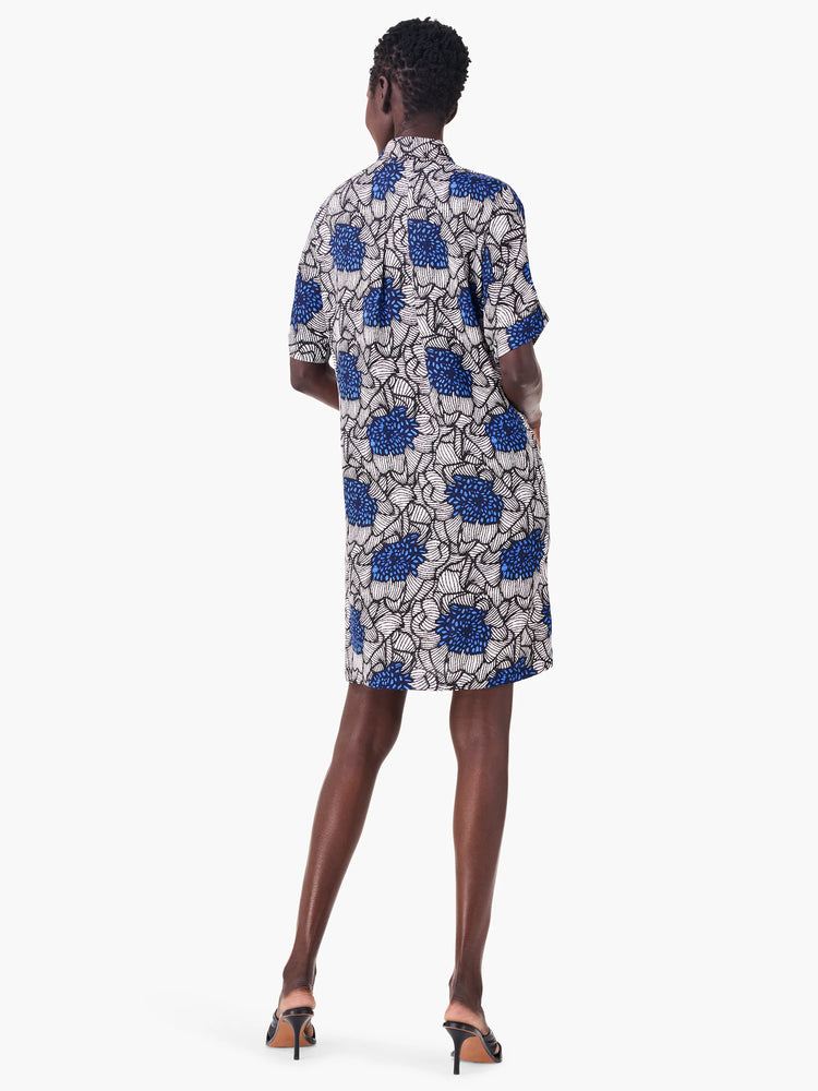 Here's alt text for the image, aiming for under 125 characters:

"Rear view of a short-sleeved knee-length dress. ...