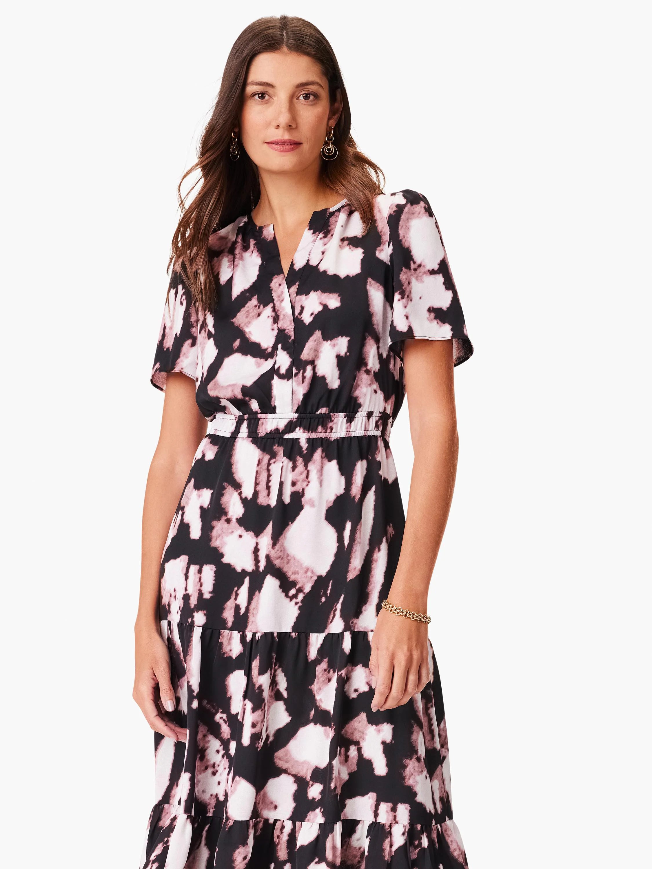 Midi dress, black and mauve tie-dye print, short sleeves, V-neck.  Tiered skirt.