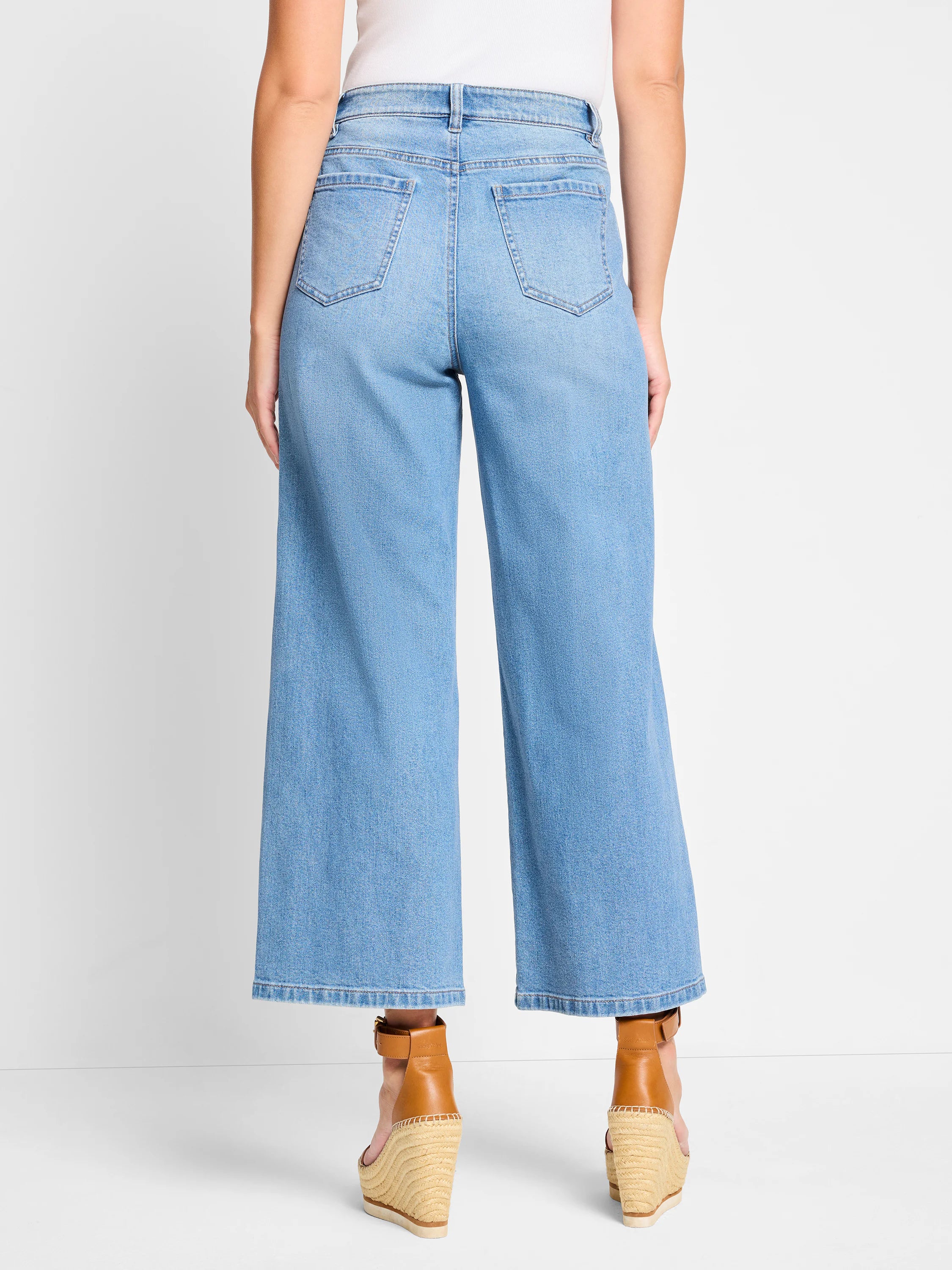 28" Forward Seam Weekend Wide Leg Jeans in Skl