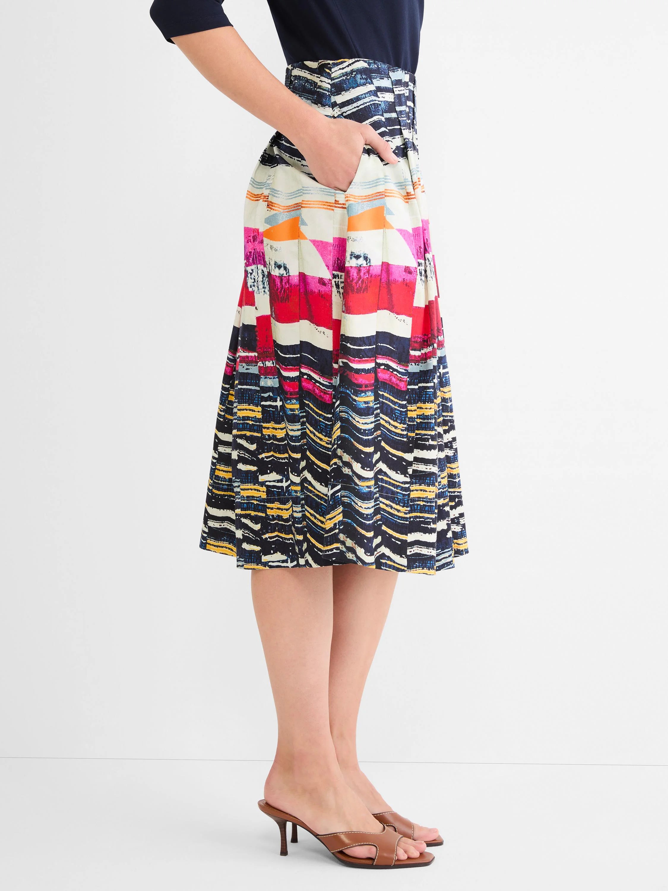 Rising Sun Skirt in Red