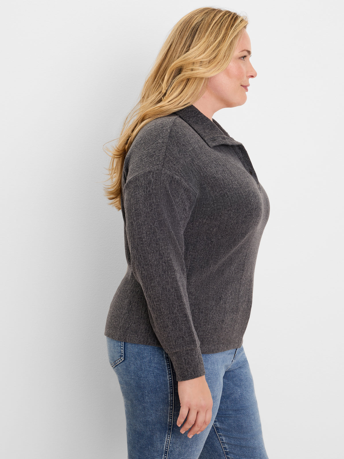 Product photo showing item details and features
