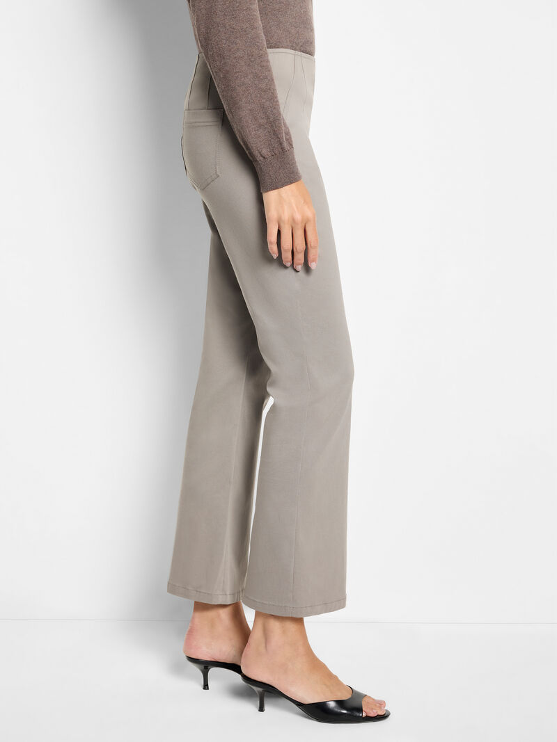 Woman Wears 28" Berkeley Boot Wonderstretch Pant image number 2