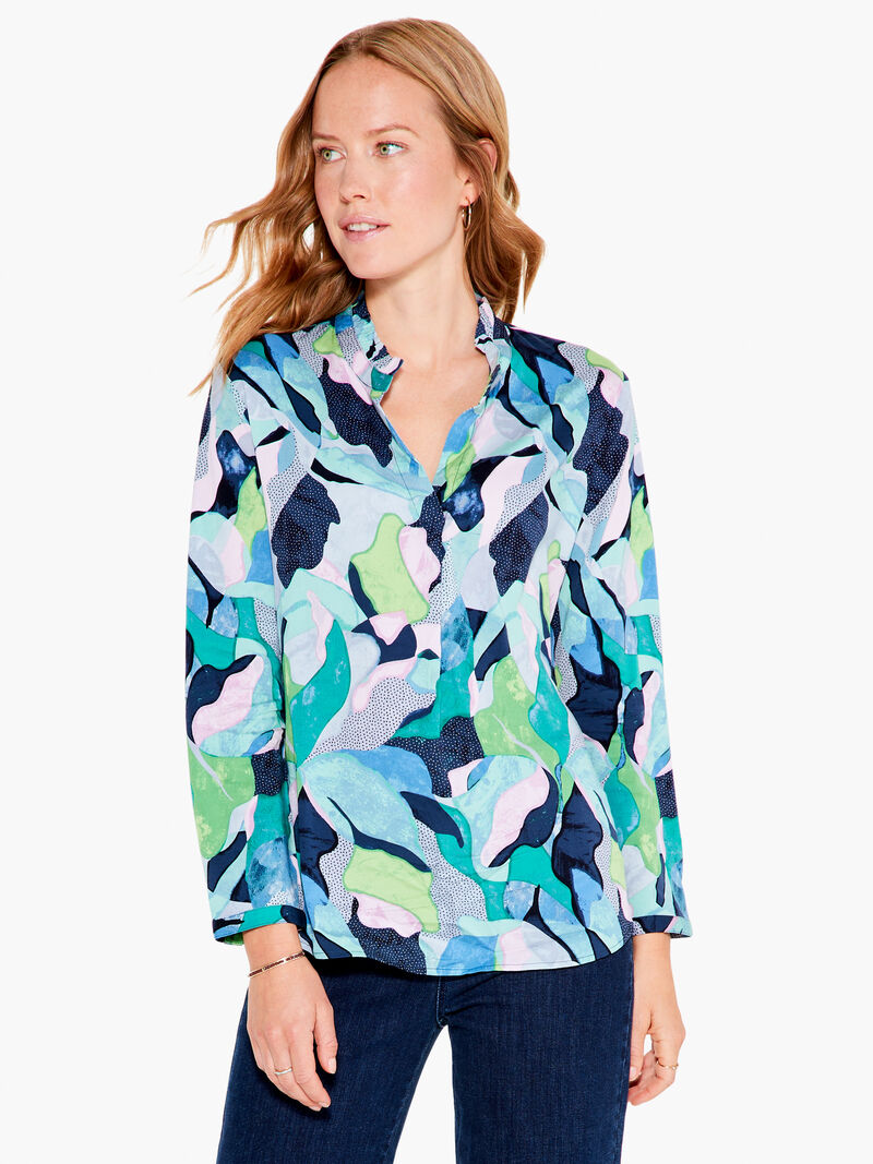 Woman Wears Frozen Tundra Top image number 1