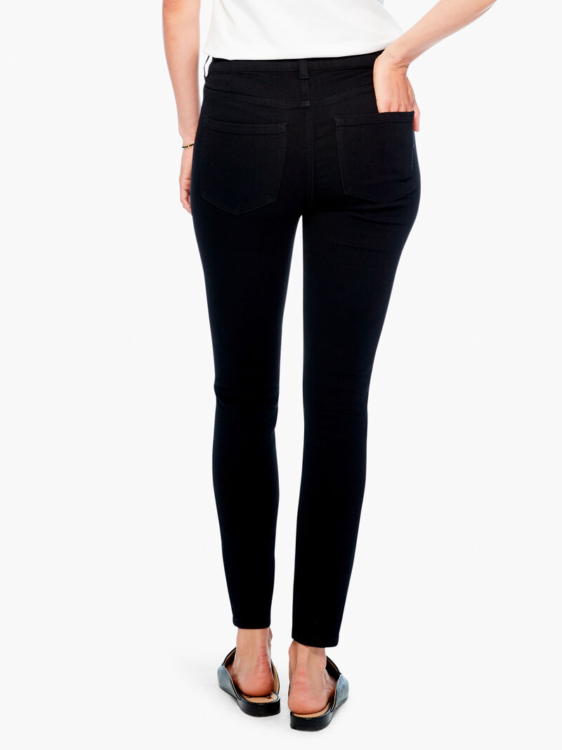 Woman Wears Liverpool - Gia Glider Ankle Skinny Jean image number 2