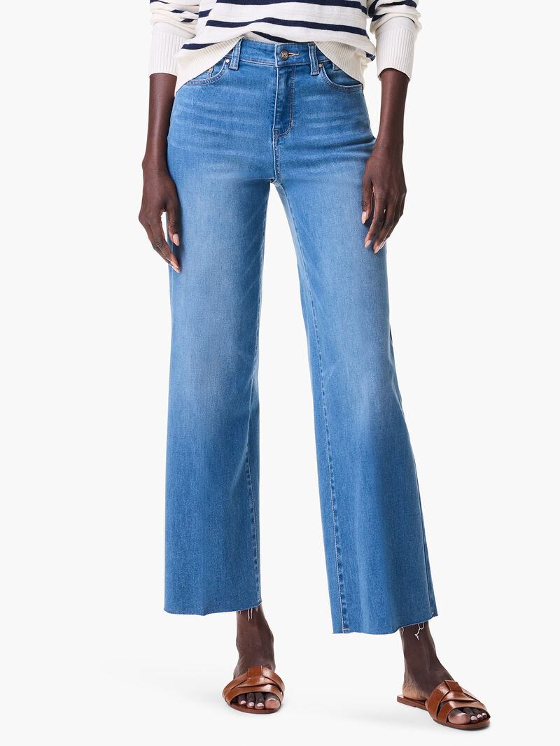 Woman Wears NZ Denim 28" Wide-Leg Weekend Jeans image number 0