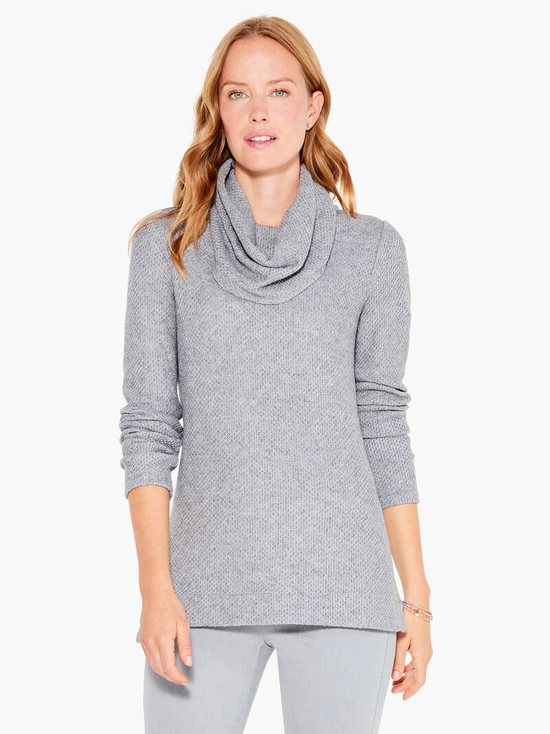 Woman Wears Weekend Ways Top image number 0