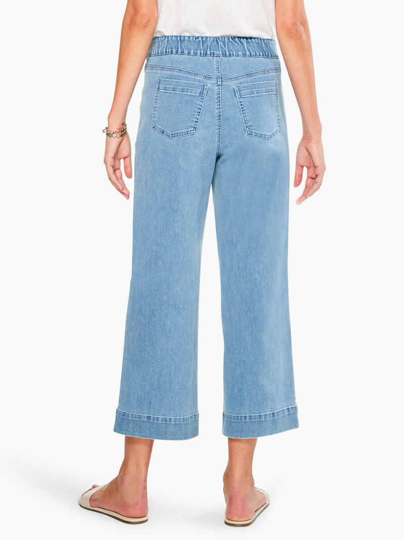 Woman Wears All Day Wide-Leg Pocket Jean image number 2