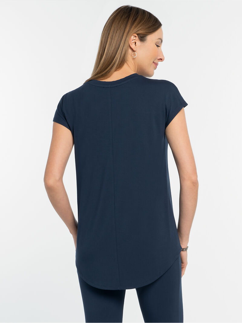 Woman Wears Eaze Tee image number 2
