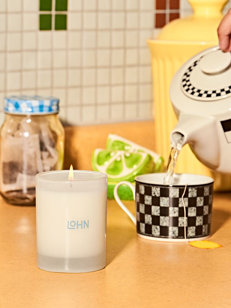 Woman Wears Lohn - Jura Candle image number 1