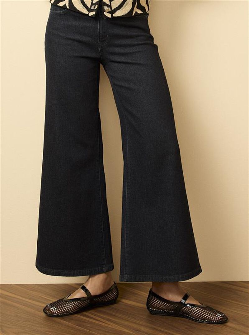 28" Joyride Boot Flare Jeans