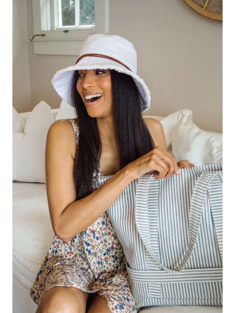 Woman Wears HAT ATTACK FRINGED BUCKET HAT image number 2