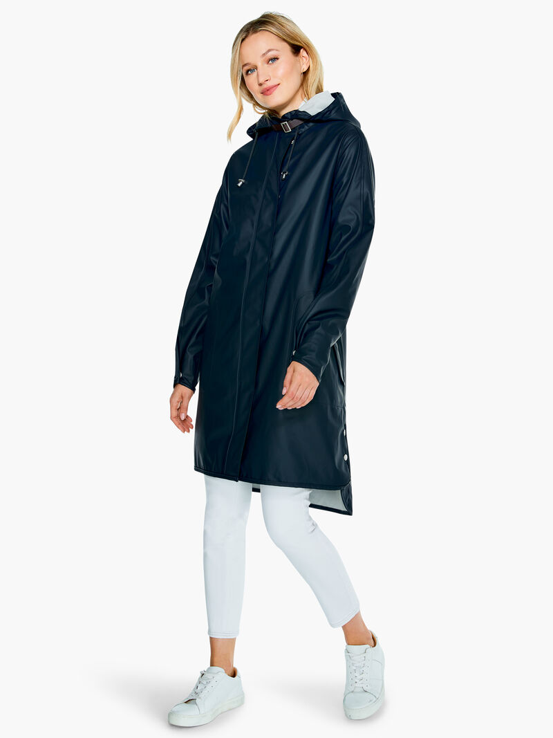 Woman Wears Ilse Jacobsen Long Raincoat image number 3
