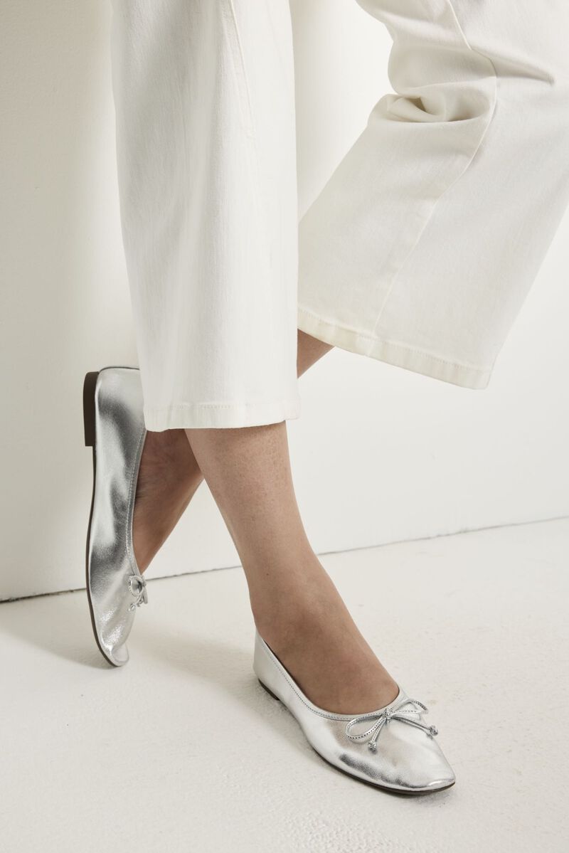Woman Wears Schutz - Arissa Flats image number 7