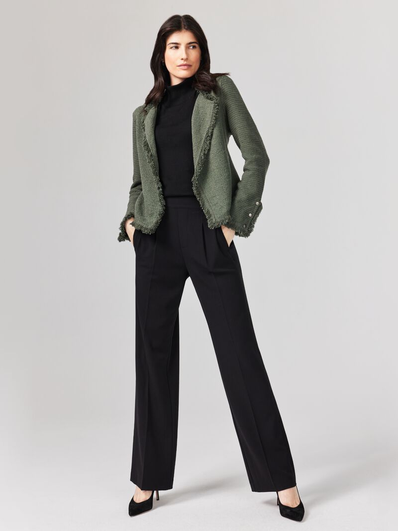 Woman Wears 31" The Avenue Wide Leg Pleated Pant image number 4