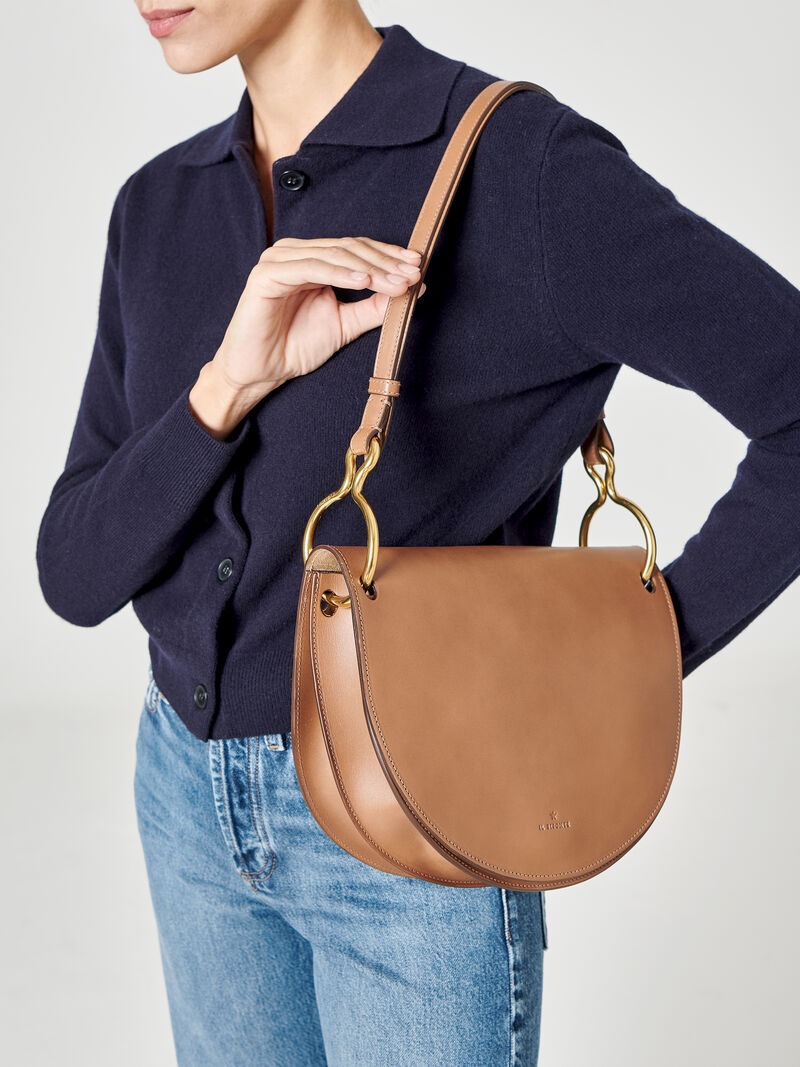 Woman Wears Il Bisonte - Crossbody Bag image number 3