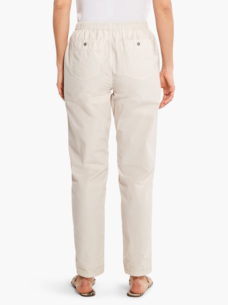 Woman Wears Cotton Poplin Relaxed Ankle Pant image number 3