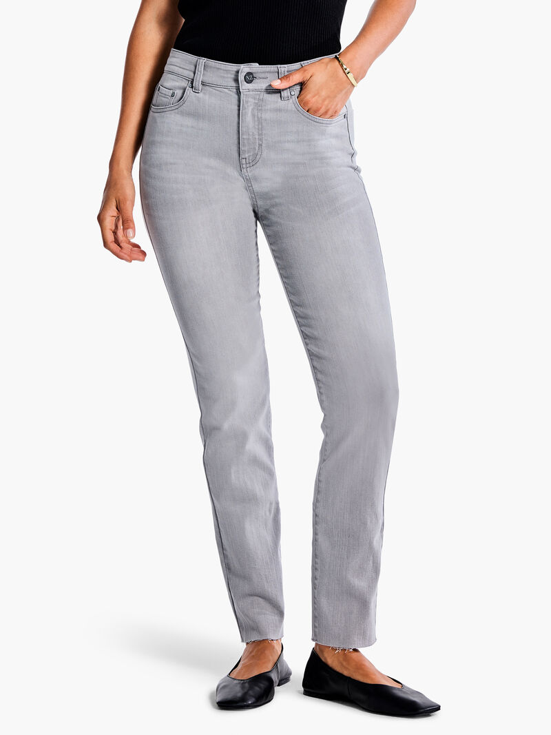 Woman Wears NZ Denim 28" Mid Rise Straight Ankle Jeans image number 0