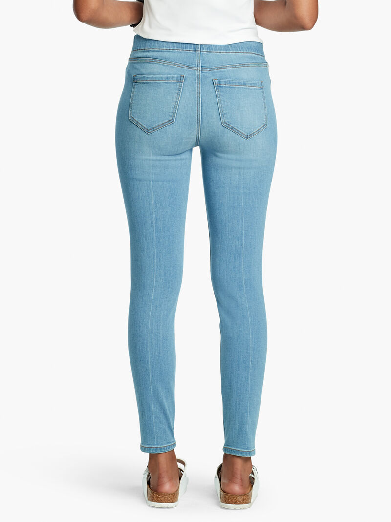 Woman Wears Liverpool Zoe Skinny Jean image number 3