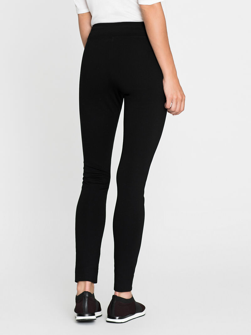 Woman Wears Perfect Legging Full image number 3
