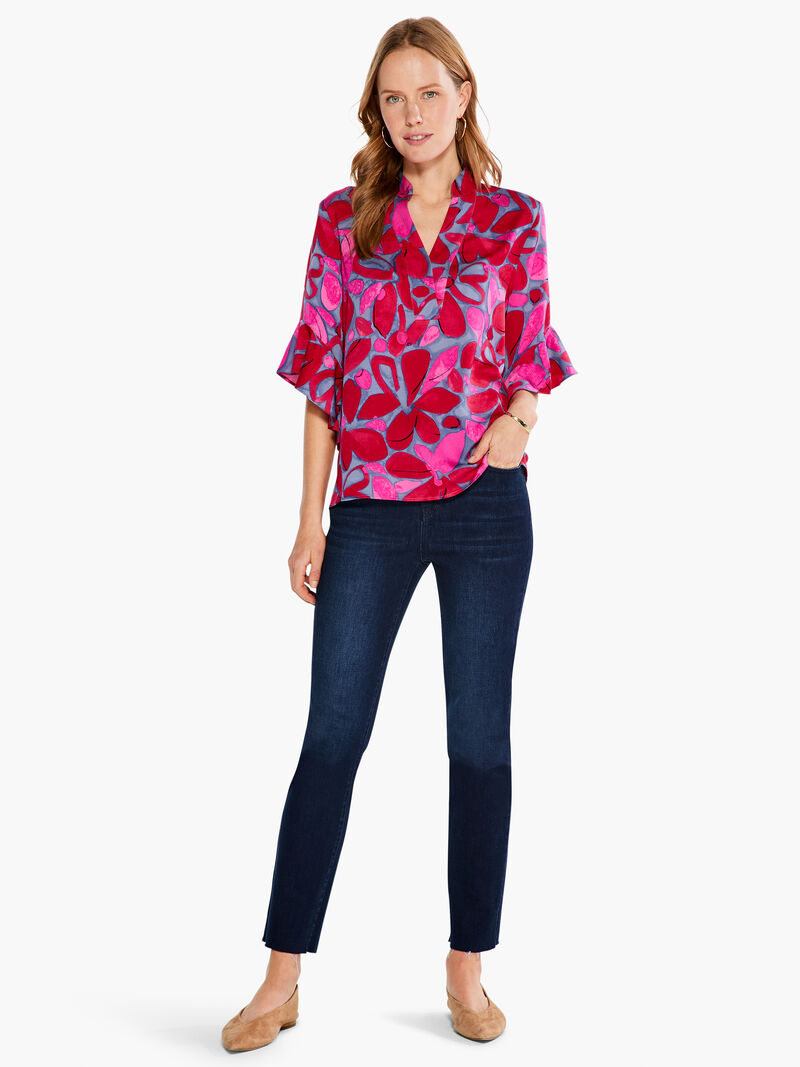 Woman Wears Happy Splash Top image number 3