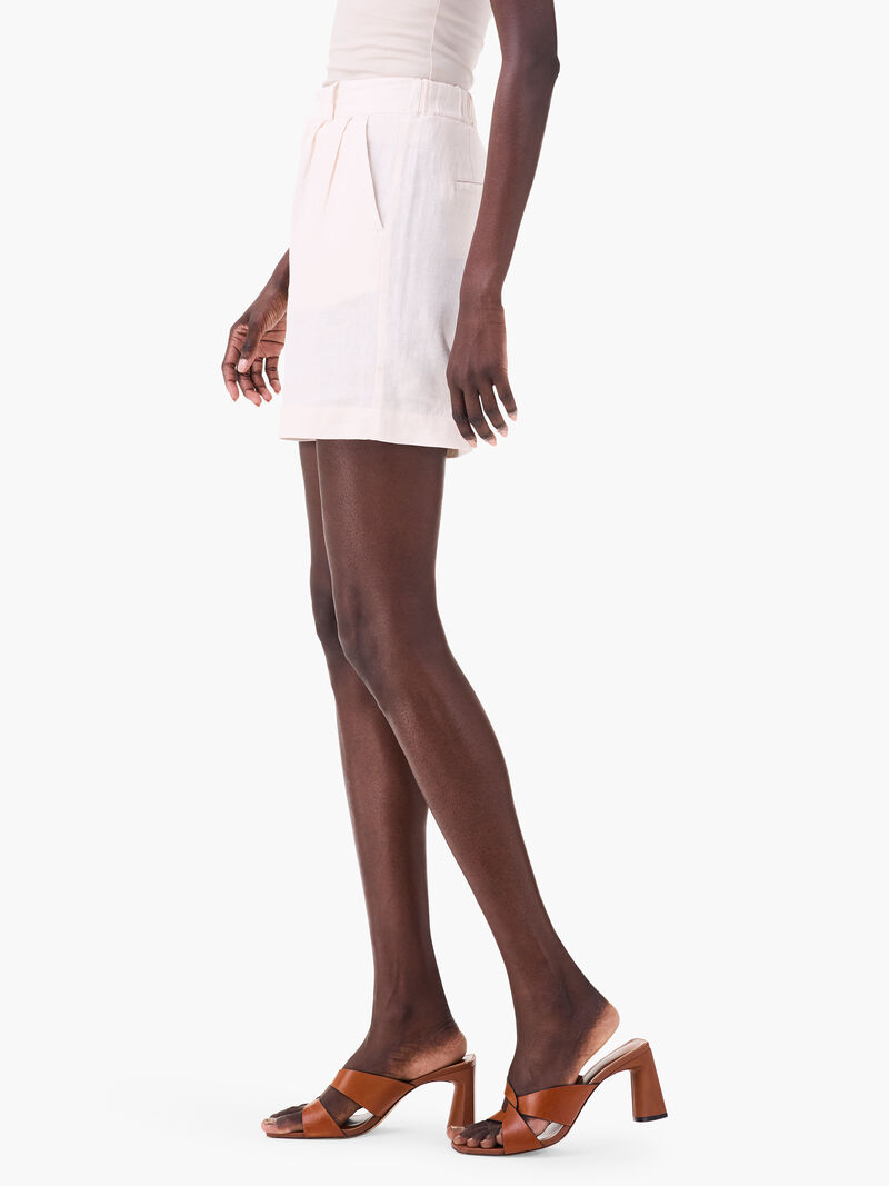 Woman Wears 6" Rumba Linen Trouser Short image number 3