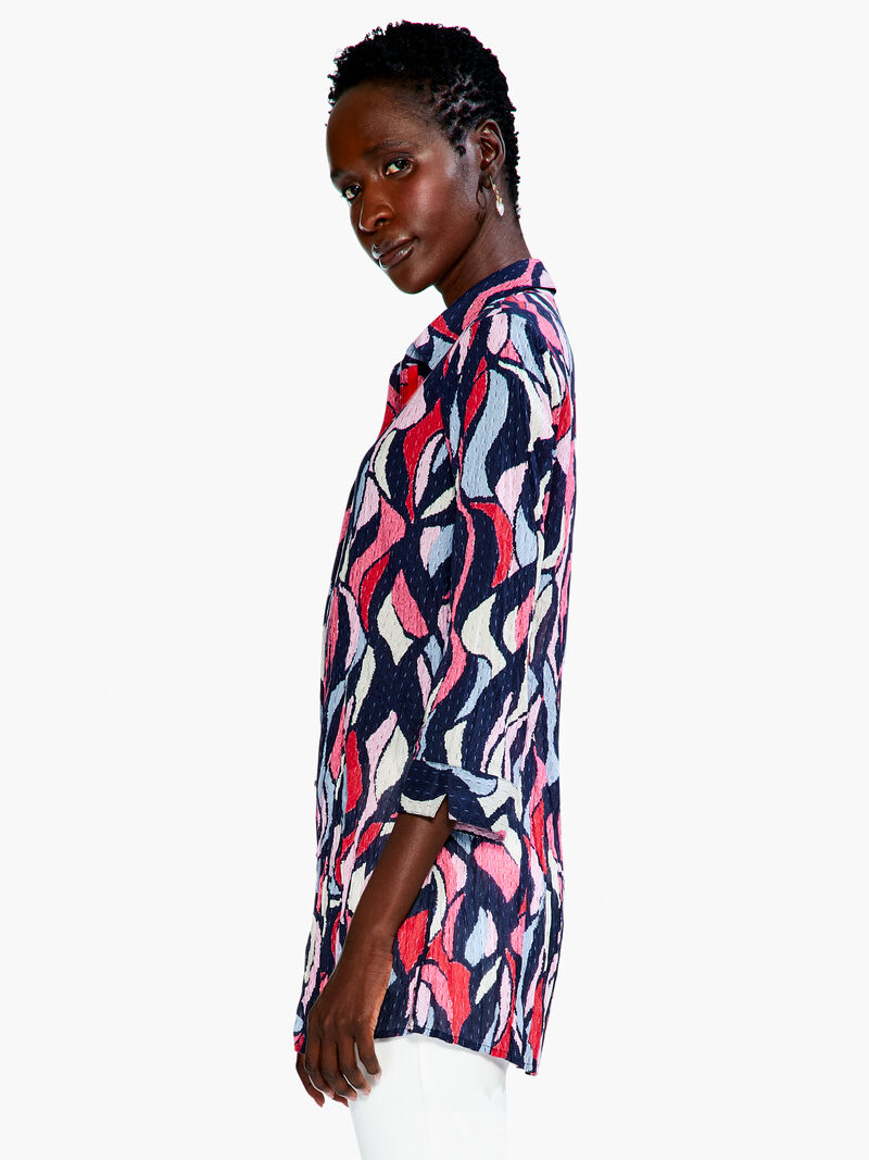 Woman Wears Wavy Mosaic Long Crinkle Shirt image number 1