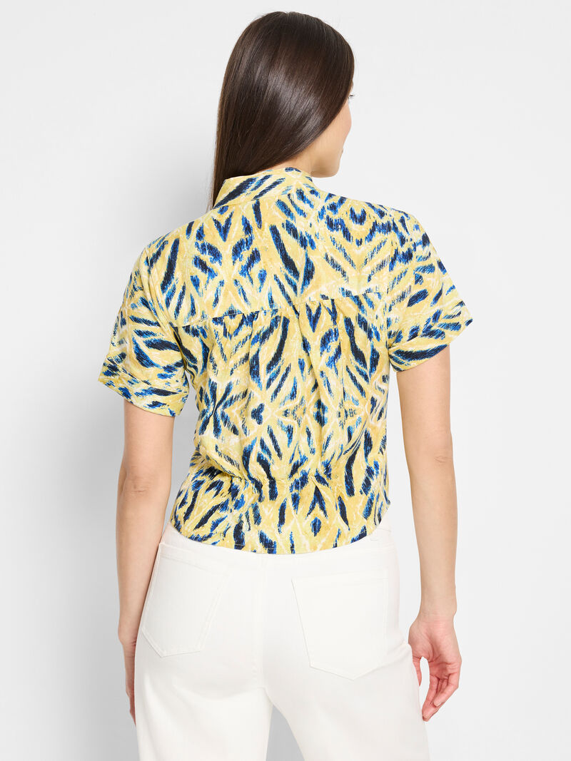 Woman Wears Sunny Skies Woven Shirt image number 3