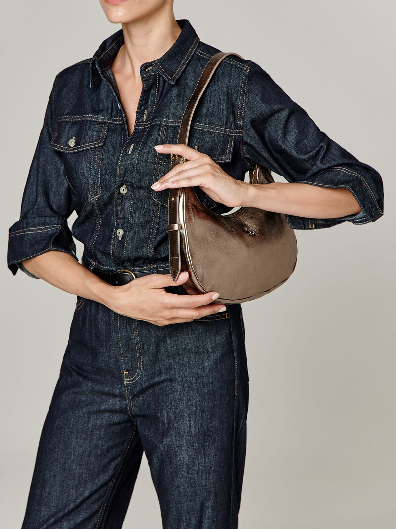 Woman Wears Il Bisonte - Small Shoulder Bag image number 4