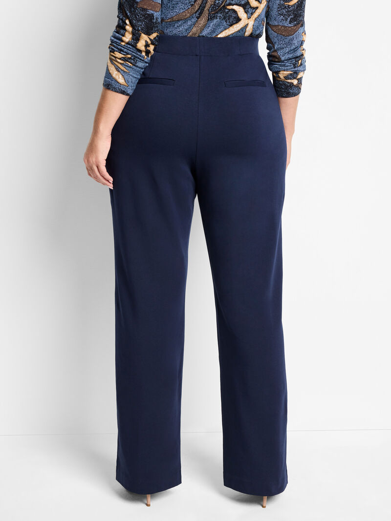 Woman Wears 31" Knit Wide Leg Pleated Pant image number 3