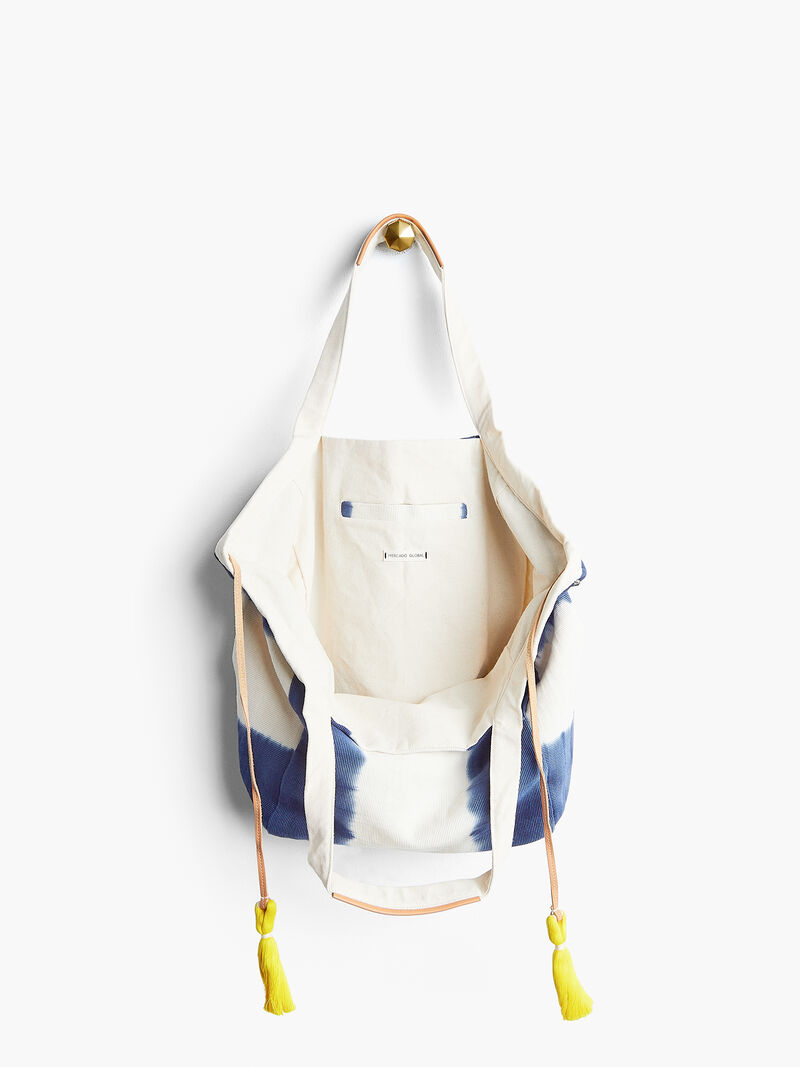 Woman Wears Mercado Global - Rosa Tote image number 1