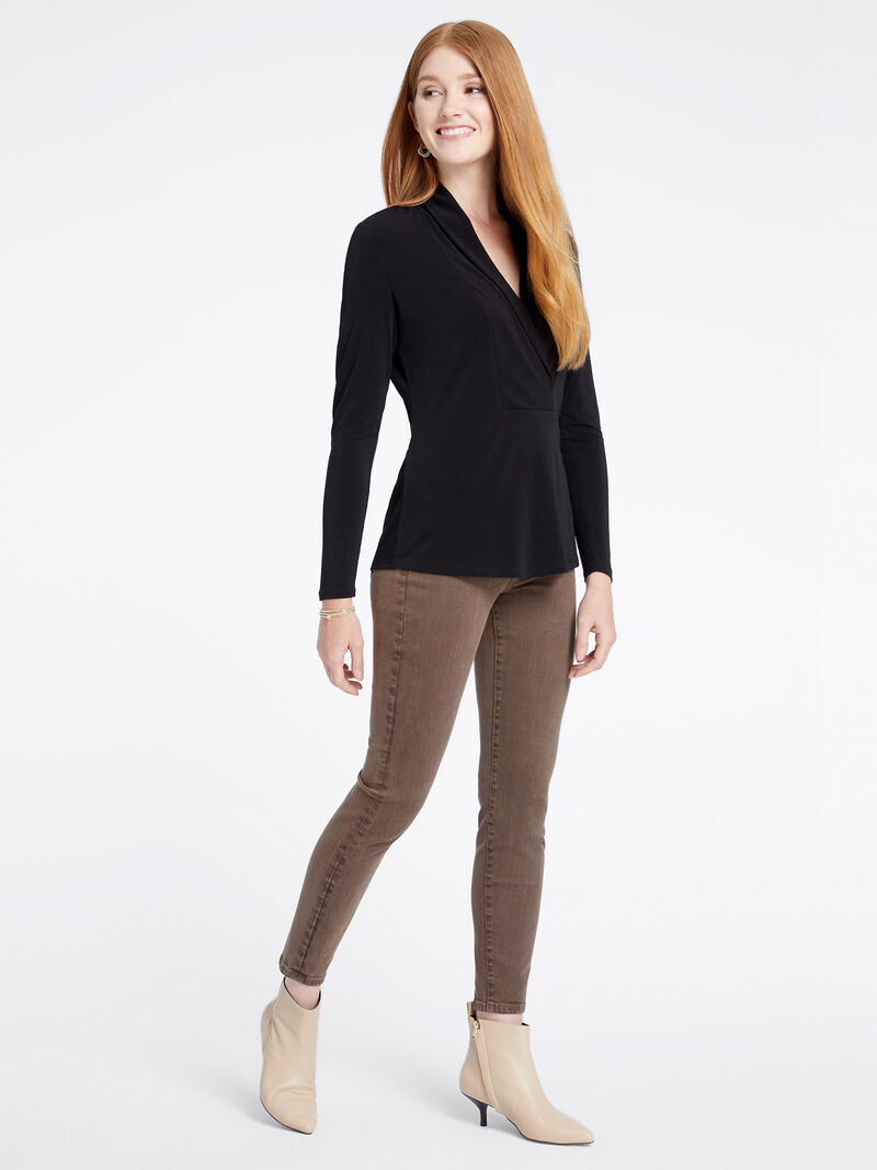 Woman Wears Fundamental Top image number 3