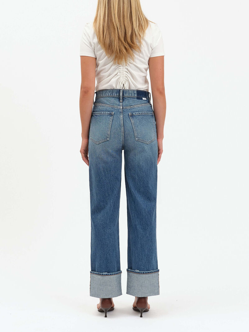 Woman Wears Daze - East Side High Rise Loose Jean image number 2