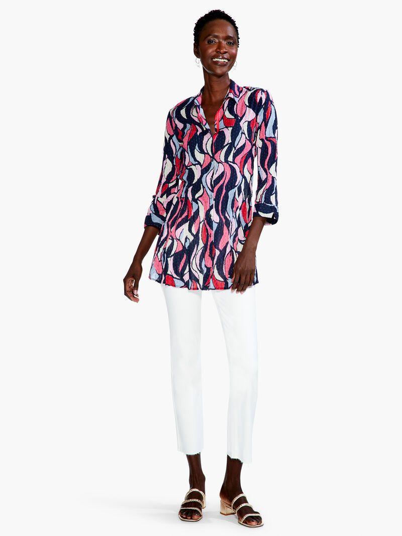 Woman Wears Wavy Mosaic Long Crinkle Shirt image number 3