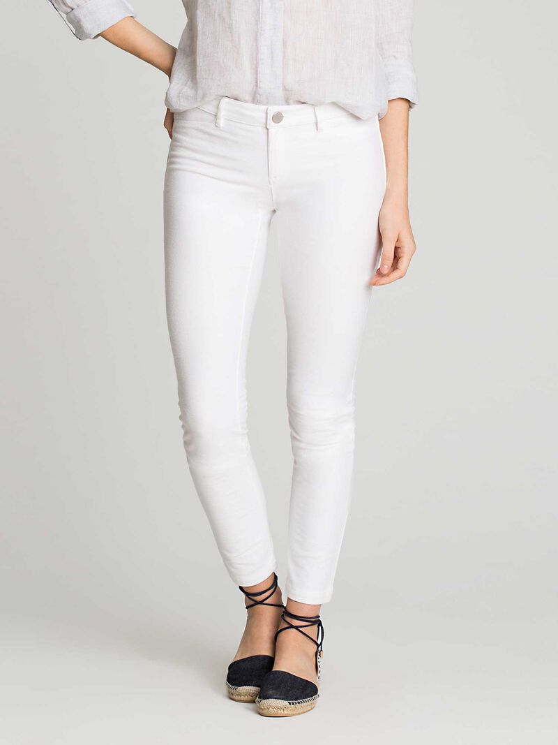 Woman Wears Knit Denim Pant image number 0