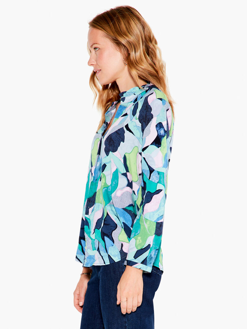 Woman Wears Frozen Tundra Top image number 2