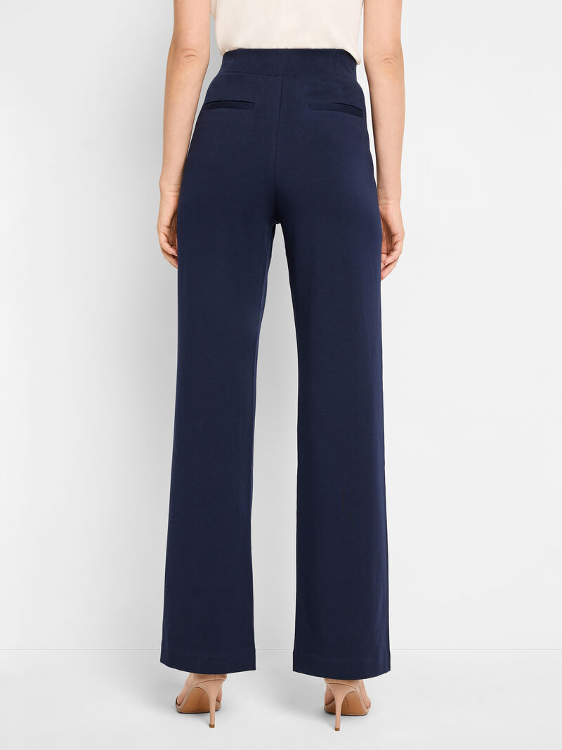 Woman Wears 31" Knit Wide Leg Pleated Pant image number 3