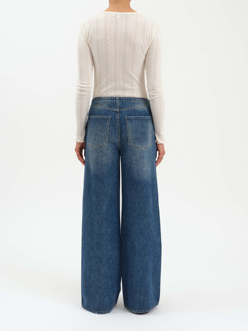 Woman Wears Daze - Madison Mid Rise Wide Leg Jean image number 2