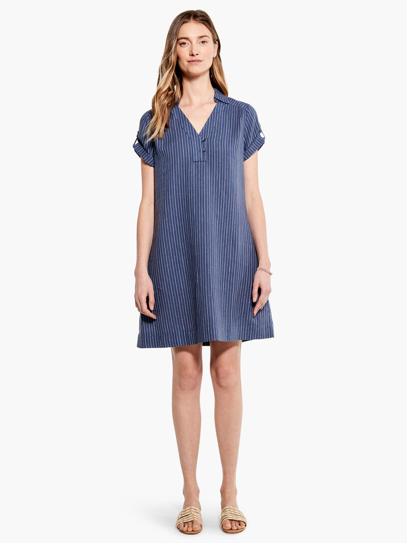 Woman Wears Central Park Day Dress image number 3